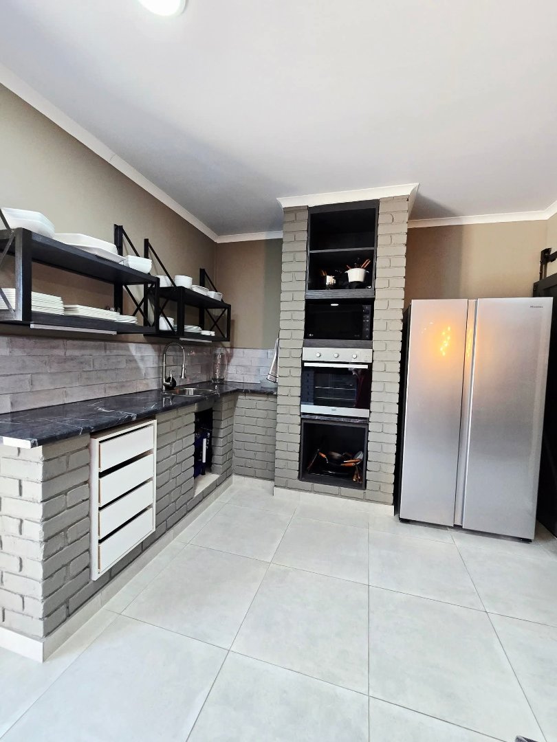 5 Bedroom Property for Sale in Irene Park North West